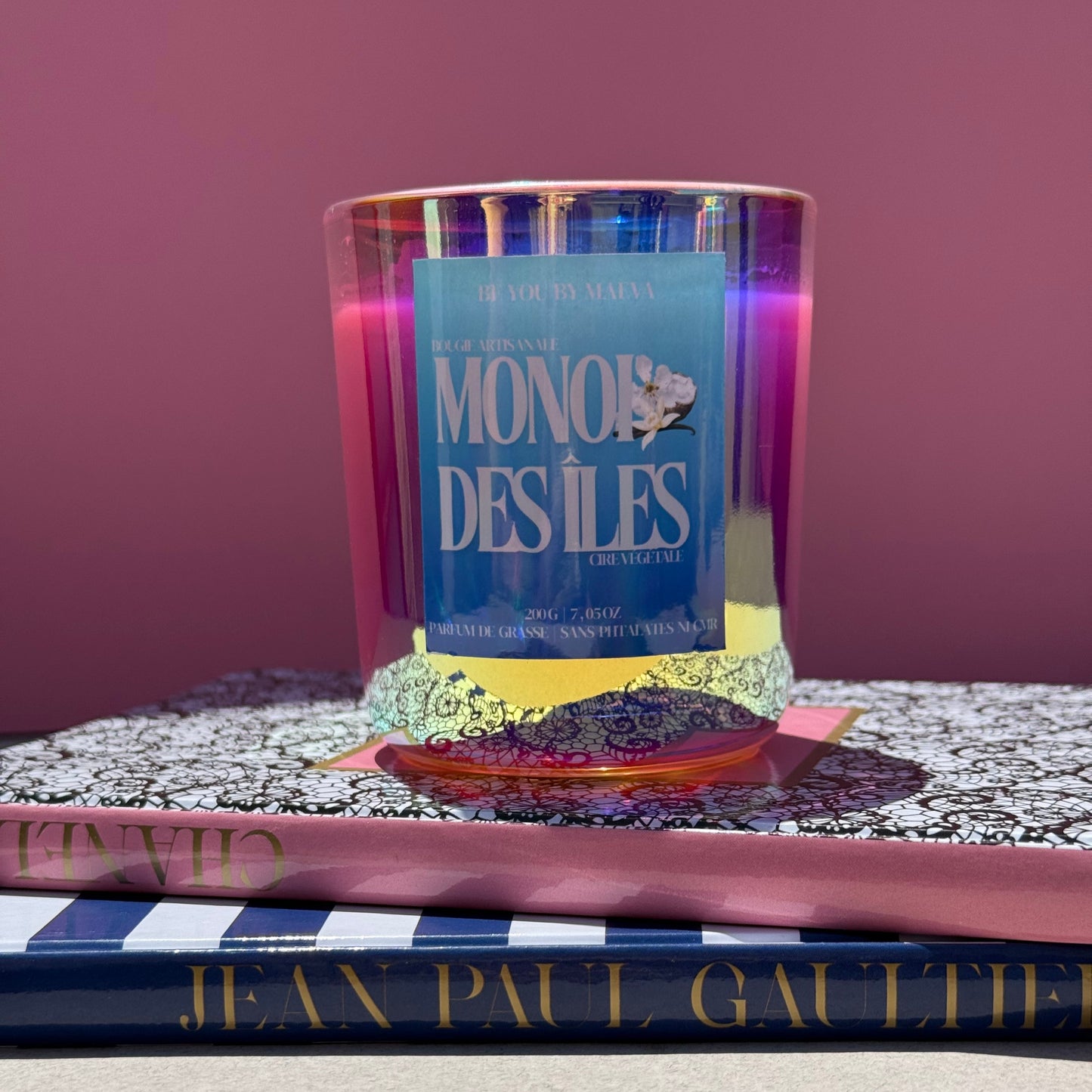 Bougie Parfumée Monoï des Îles – Pot Irisé aux Reflets – 200g