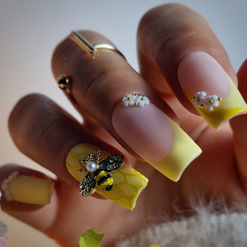 L'UNIVERS FAUX-ONGLES