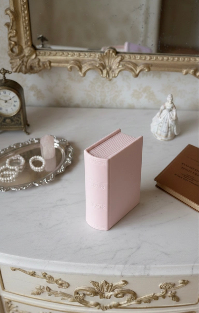 Bougie Artisanale Pot en Jesmonite – "L’Écrin Littéraire" - ÉDITION CHRONIQUES ÉLÉGANCE