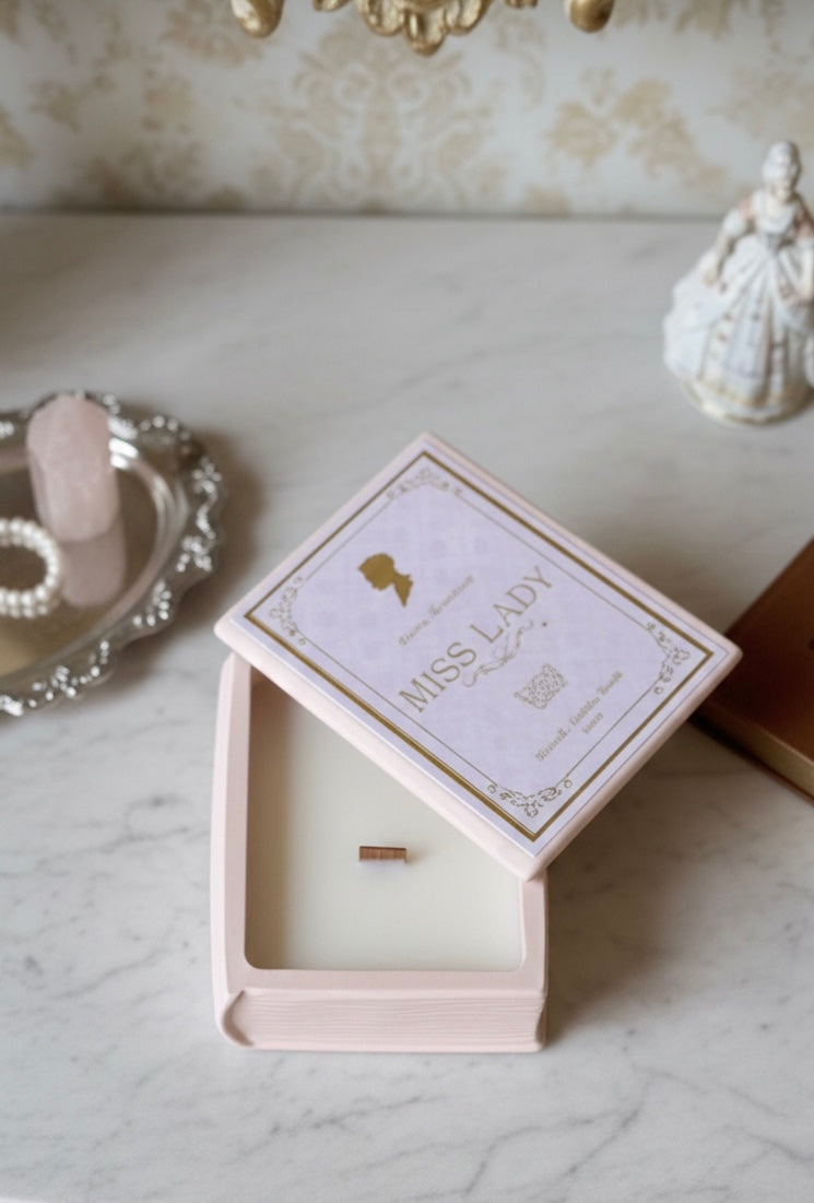 Bougie Artisanale Pot en Jesmonite – "L’Écrin Littéraire" - ÉDITION CHRONIQUES ÉLÉGANCE