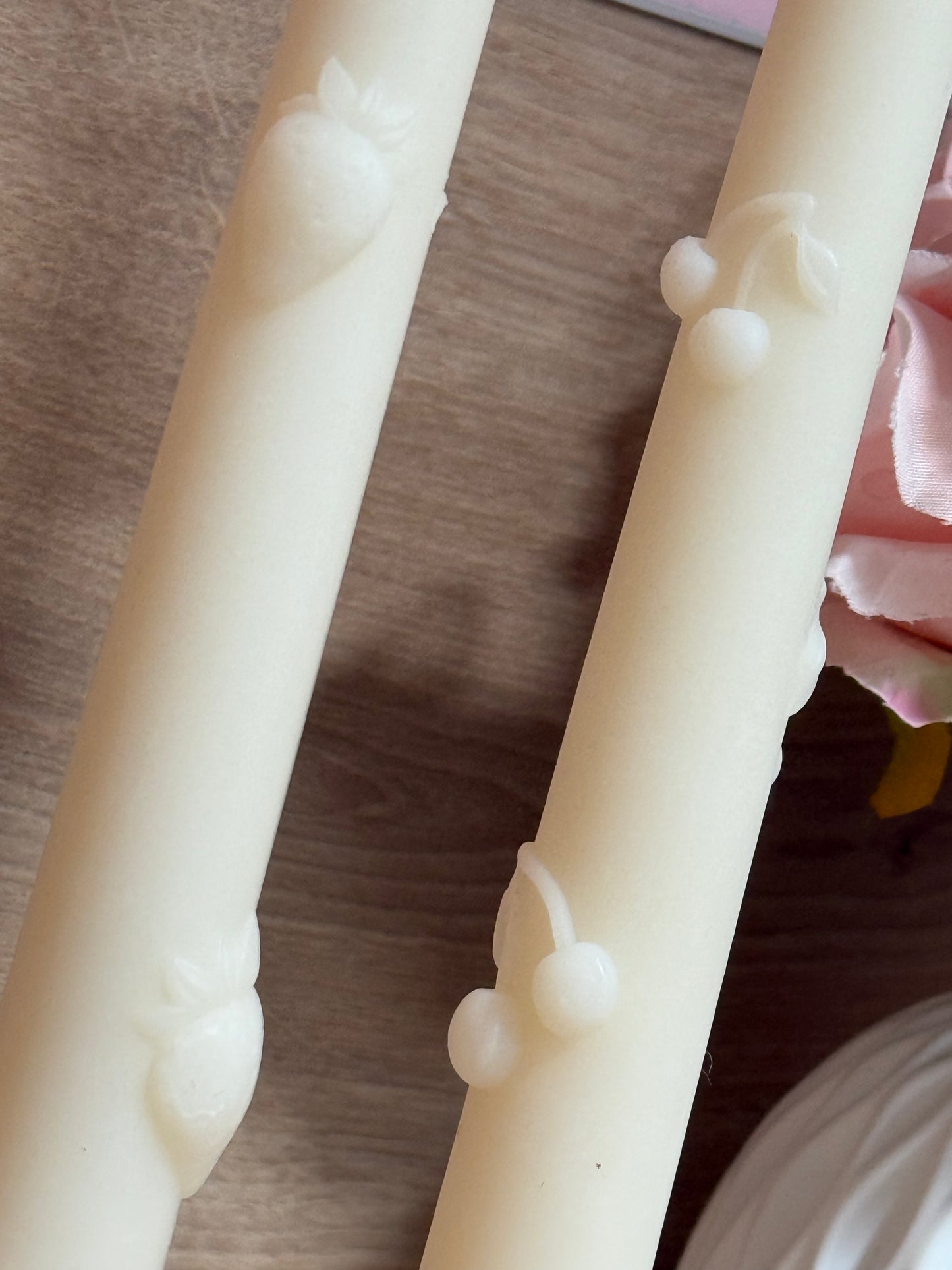 Bougie Pilier Décorative – Cerise ou Fraise