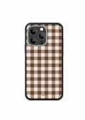 Coque de téléphone « Mocha Gingham » — La douceur du vichy dans sa version la plus cosy.