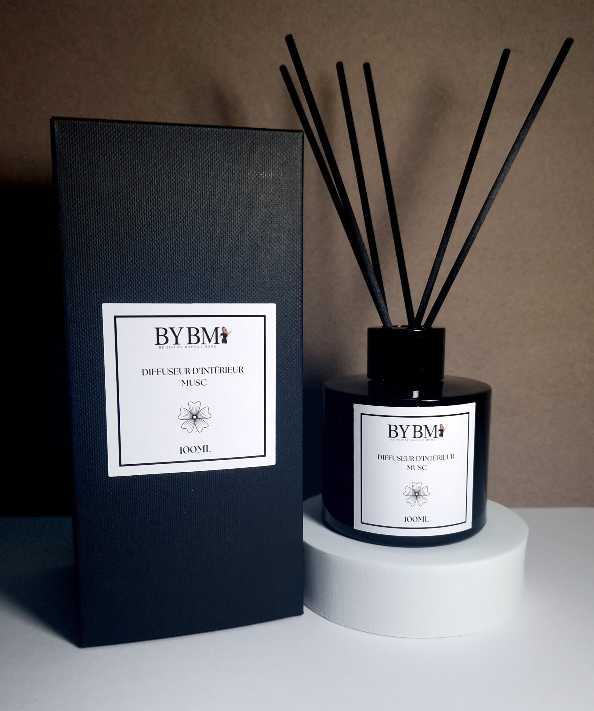 Diffuseur intérieur musc à tiges, parfum subtil et raffiné, idéal pour créer une ambiance chaleureuse et agréable dans votre maison.