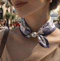 Foulard Choker « Riviera Bleue » – L'Élégance Intemporelle