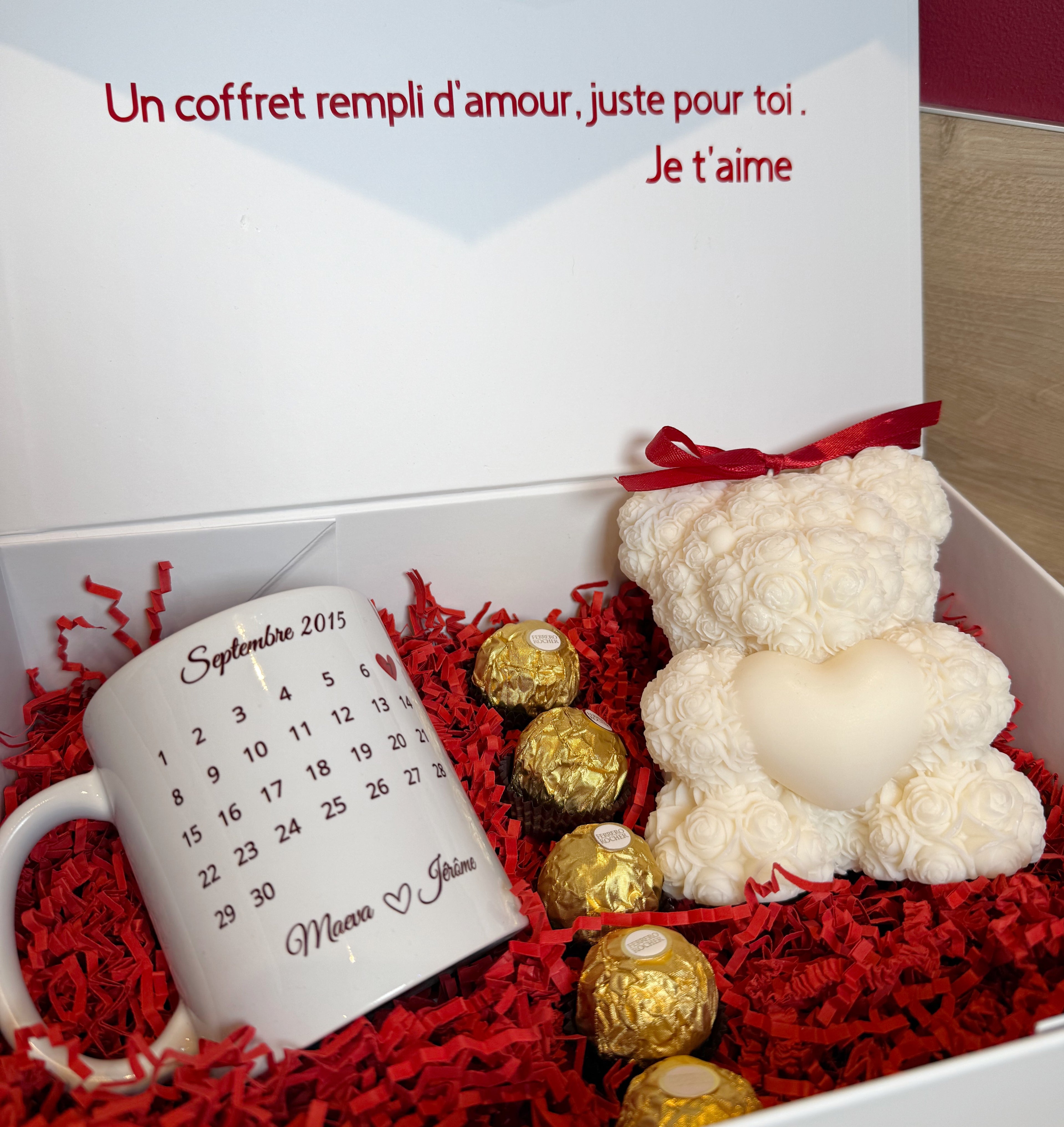 Coffret Amour - Bougie Ourson & Mug pour une Saint-Valentin inoubliable