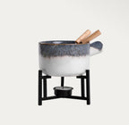 Service à Fondue en Céramique 0,5 L – Blanc & Bleu Marine avec 2 Fourchettes - PRÉCOMMANDE