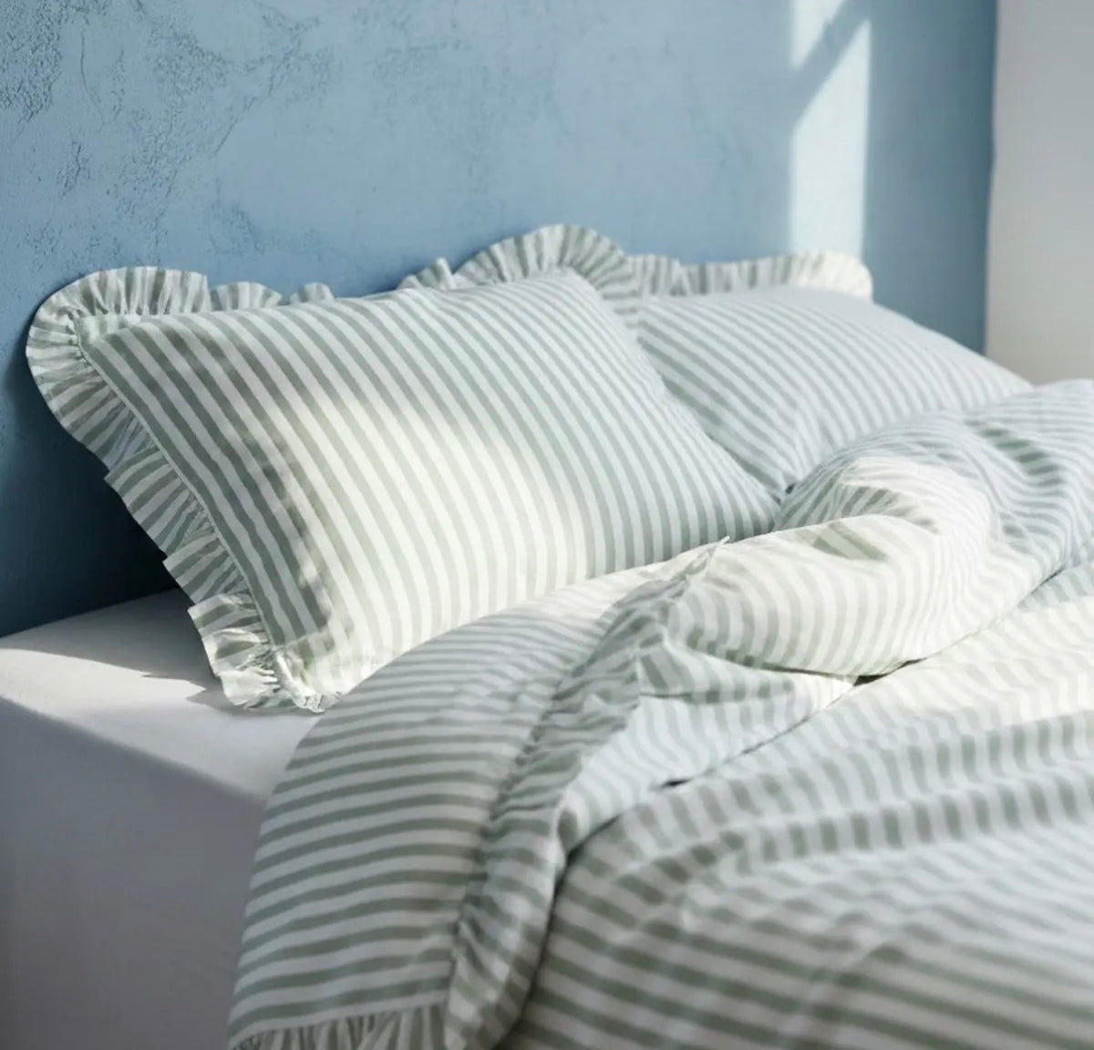 Parure de lit en coton de 110 g/m²– rayures couleur pistache et blanche – 140 x 200 cm - PRÉCOMMANDE