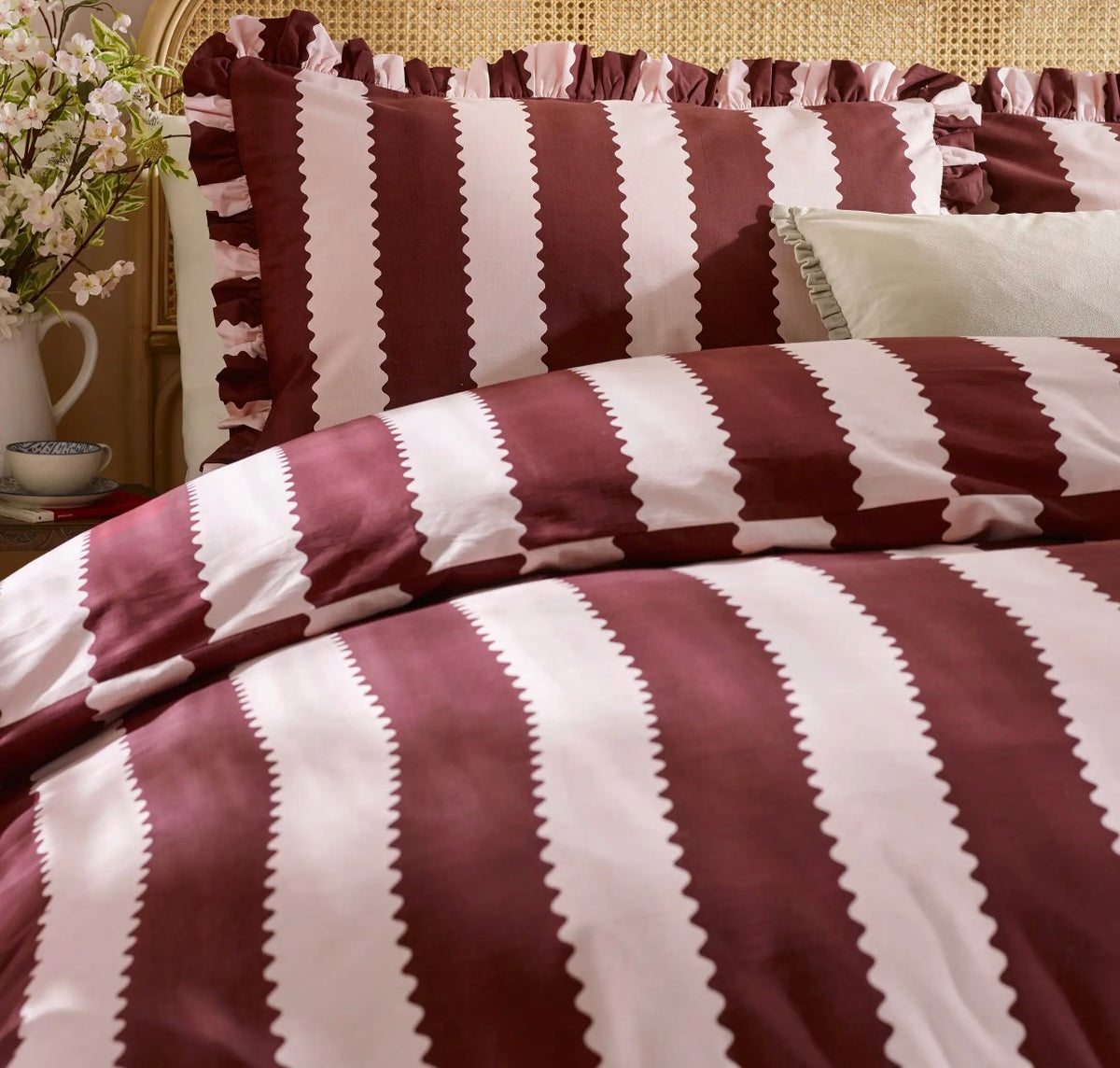 Parure de lit Birdies – Rose et Bourgogne – Plusieurs dimensions - PRÉCOMMANDE