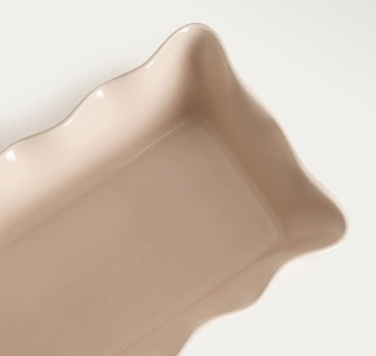 Moule à Cake en Porcelaine à Bord Festonné – 20 × 10 × 7 cm - PRÉCOMMANDE
