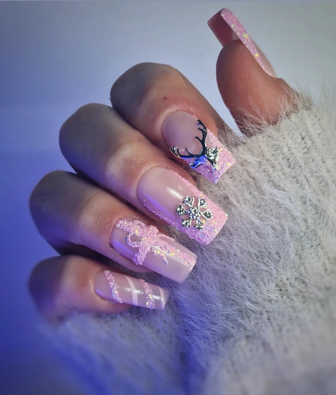 Faux-Ongles Réutilisables - Neige en rose - Édition Noël