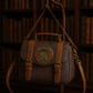 Sac Bandoulière Vintage Hogwarts – Entre Style & Sorcellerie | PRÉCOMMANDE - Gobelet en Acier Inoxydable Léopard Marron – (1L) 38 oz | PRÉCOMMANDE - QUANTITÉ LIMITÉE