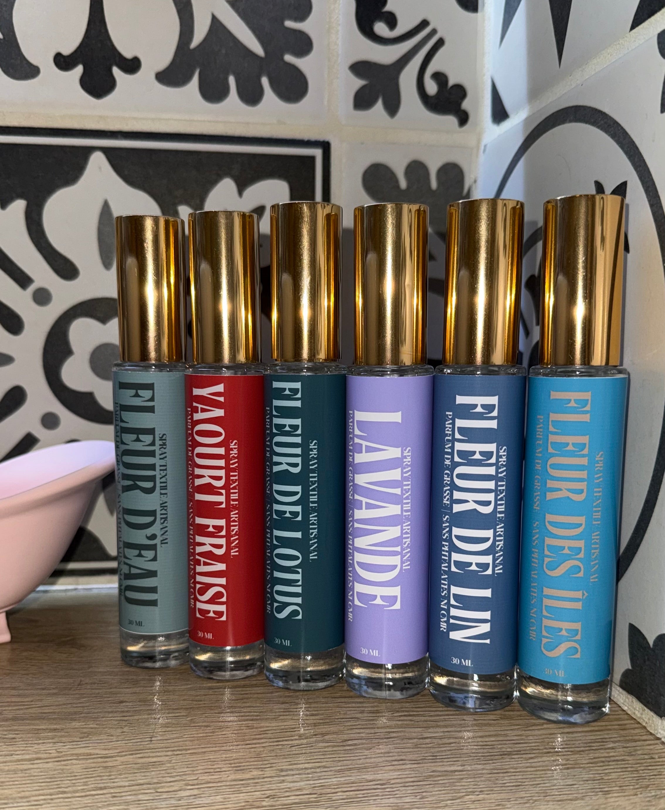 Spray Textile Artisanal – Senteur au choix - Sans CMR ni Phtalates - 30 ml - Édition Bathroom / Kawaii
