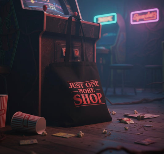 Tote Bag “Just One More Shop” – Arcade nights & tentations d’Hawkins - PRÉCOMMANDE