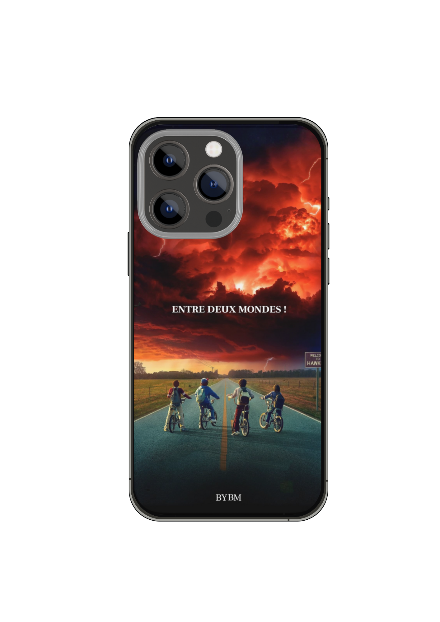 Coque de téléphone “Entre Deux Mondes !” — L’instant suspendu où Hawkins bascule dans l’inconnu. – Sublimé à la main - Édition entre deux mondes